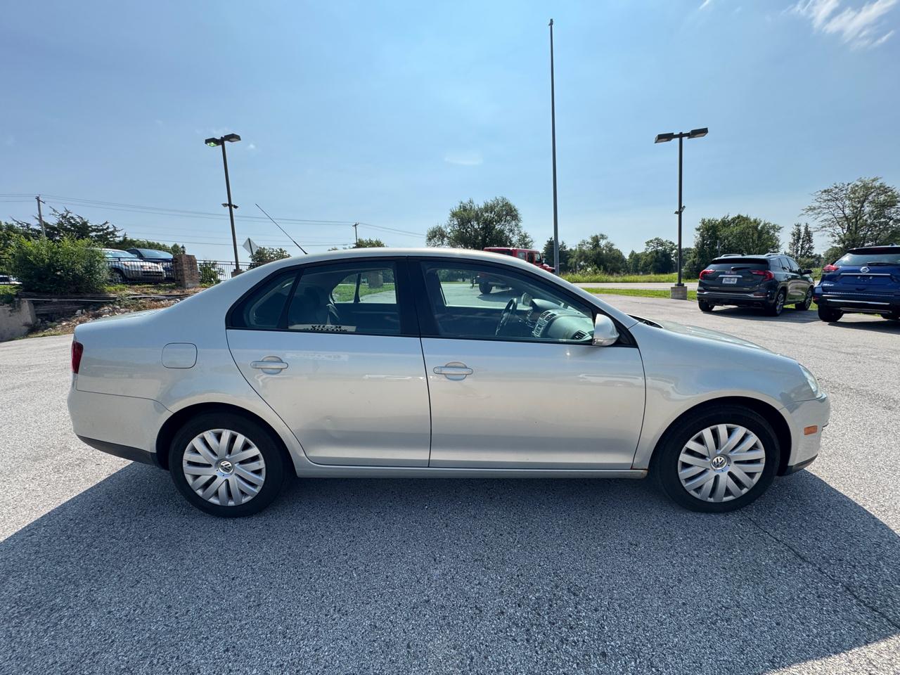 Volkswagen Jetta  2010
