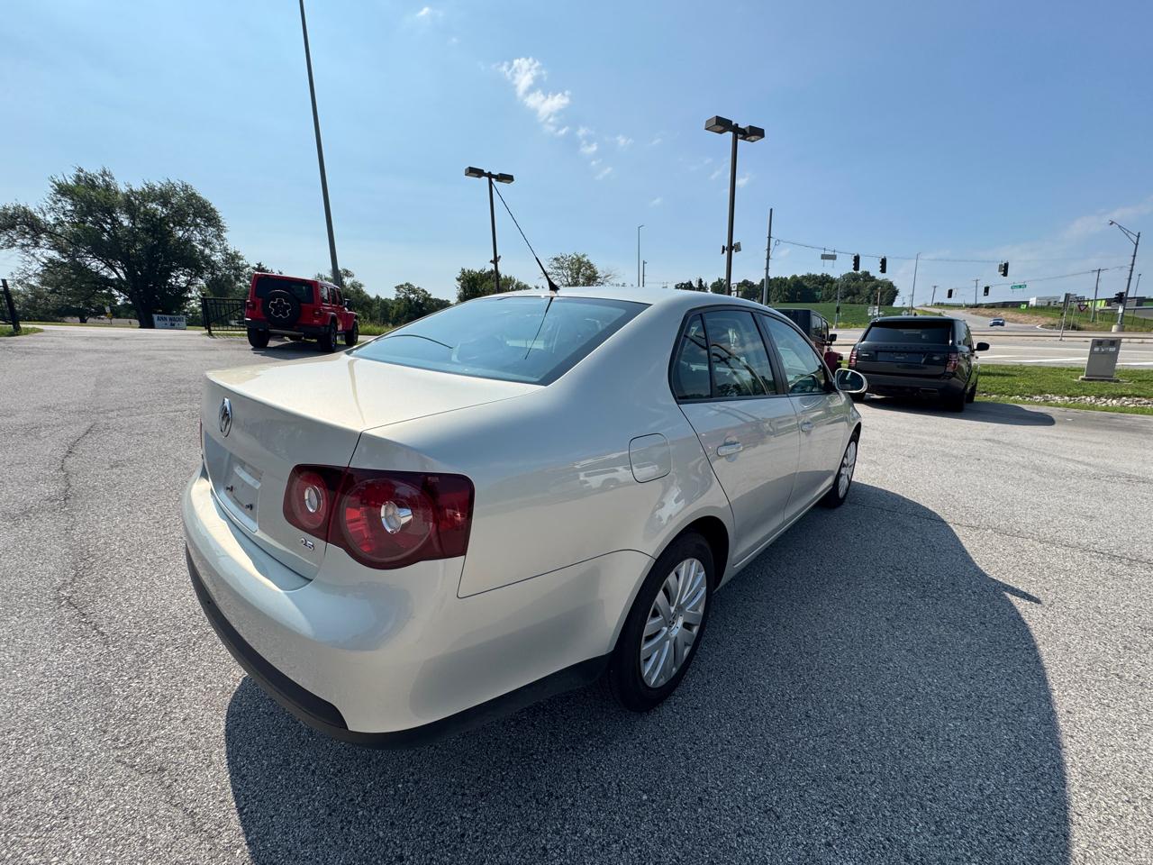 Volkswagen Jetta  2010