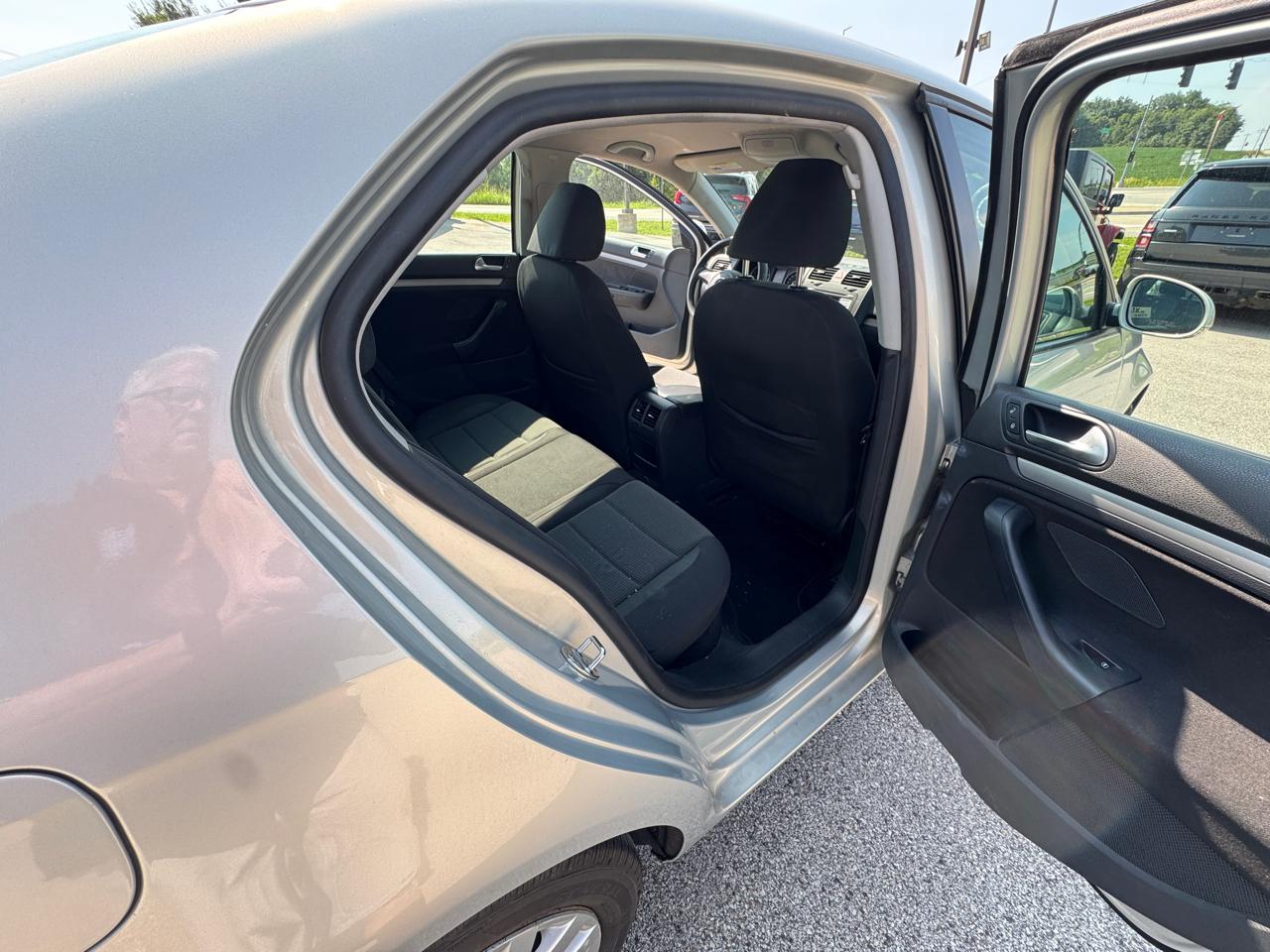 Volkswagen Jetta  2010