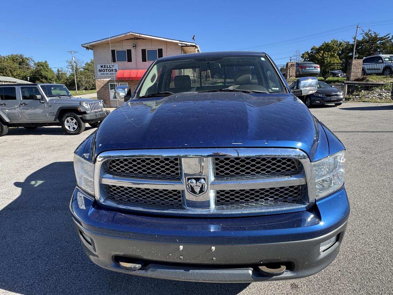 Dodge Ram 1500 2dr Reg Cab 135" WB 4WD 2009