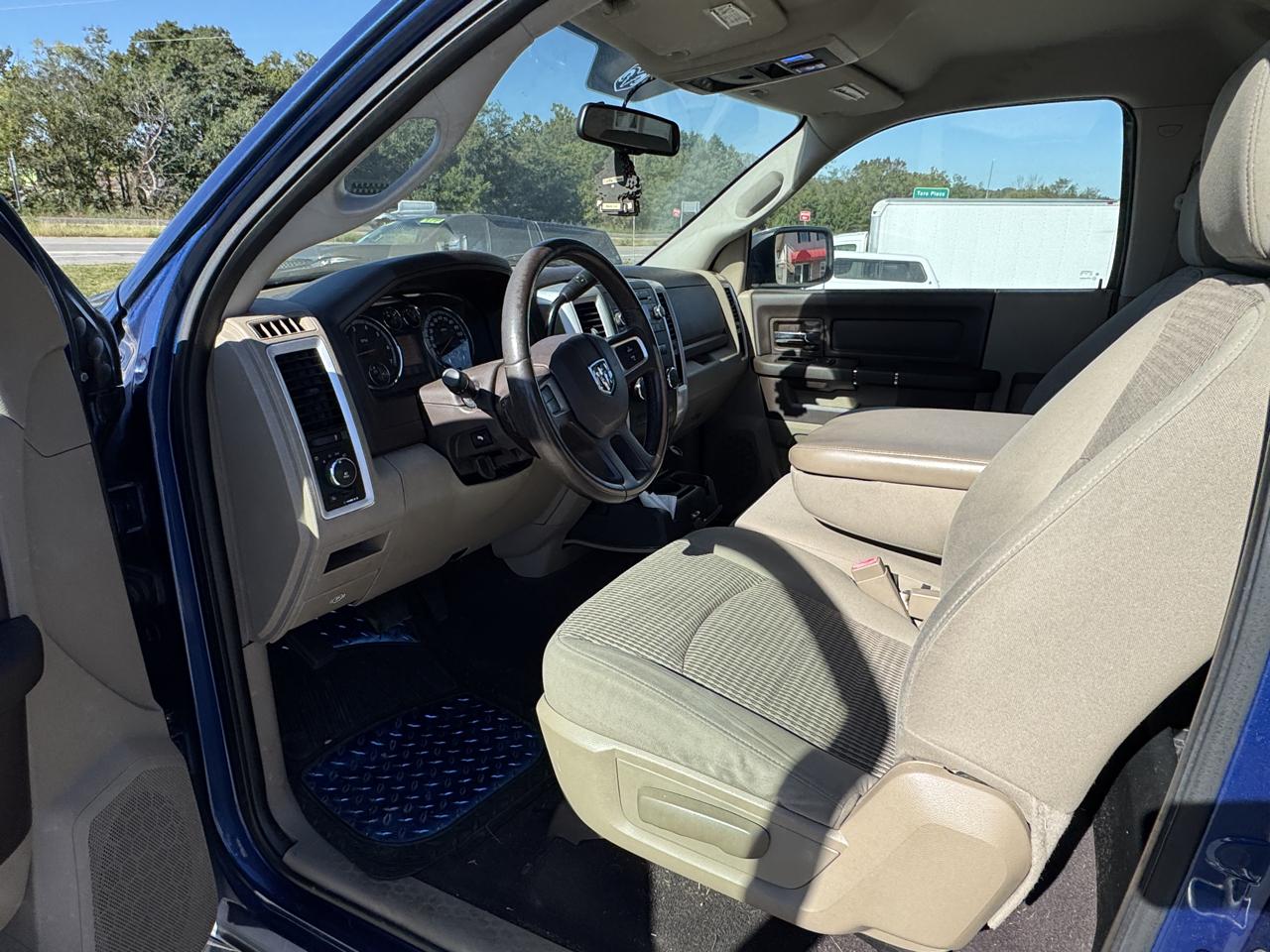 Dodge Ram 1500 2dr Reg Cab 135" WB 4WD 2009