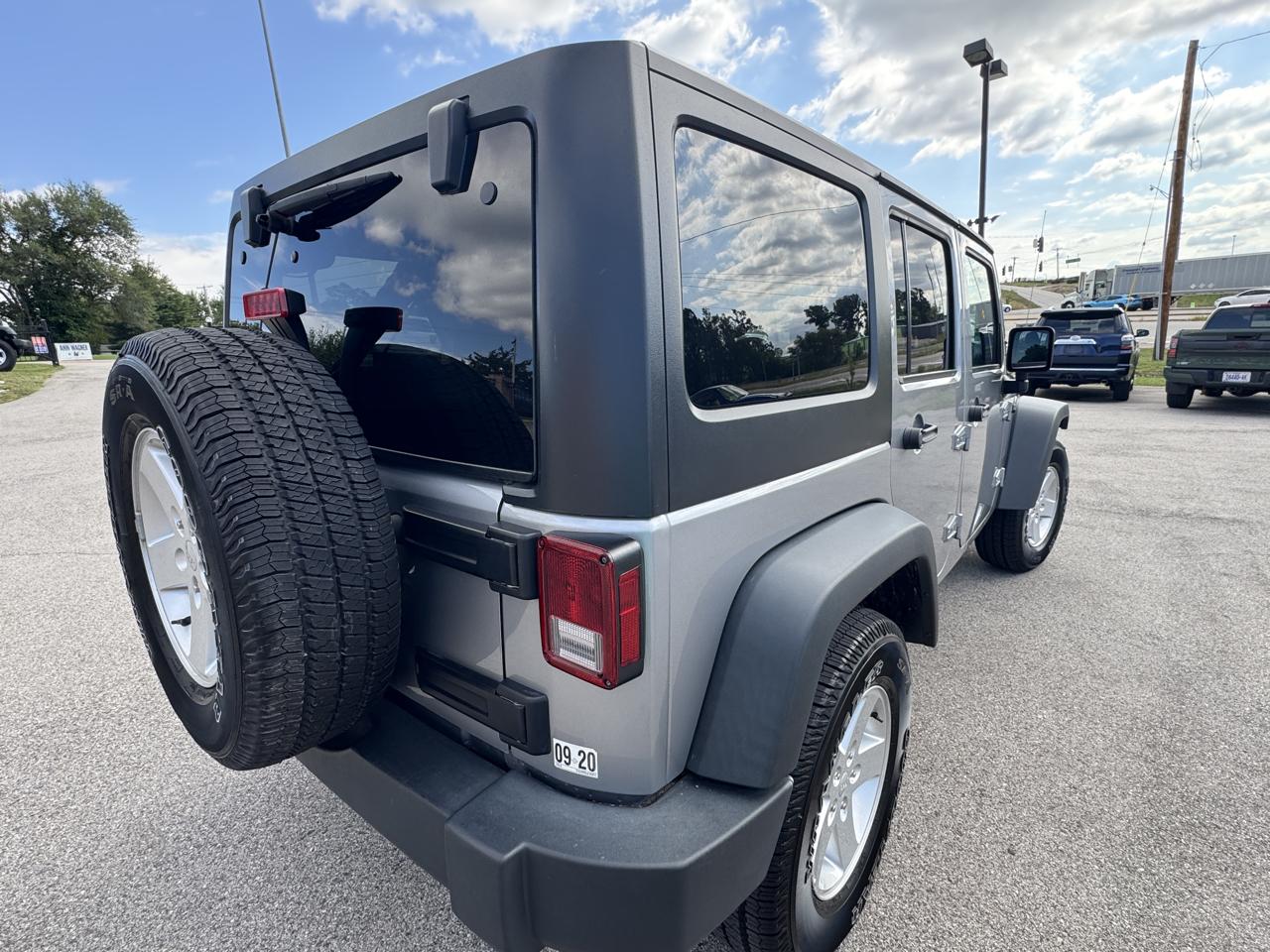 Jeep Wrangler JK Unlimited Sport 4WD 2018