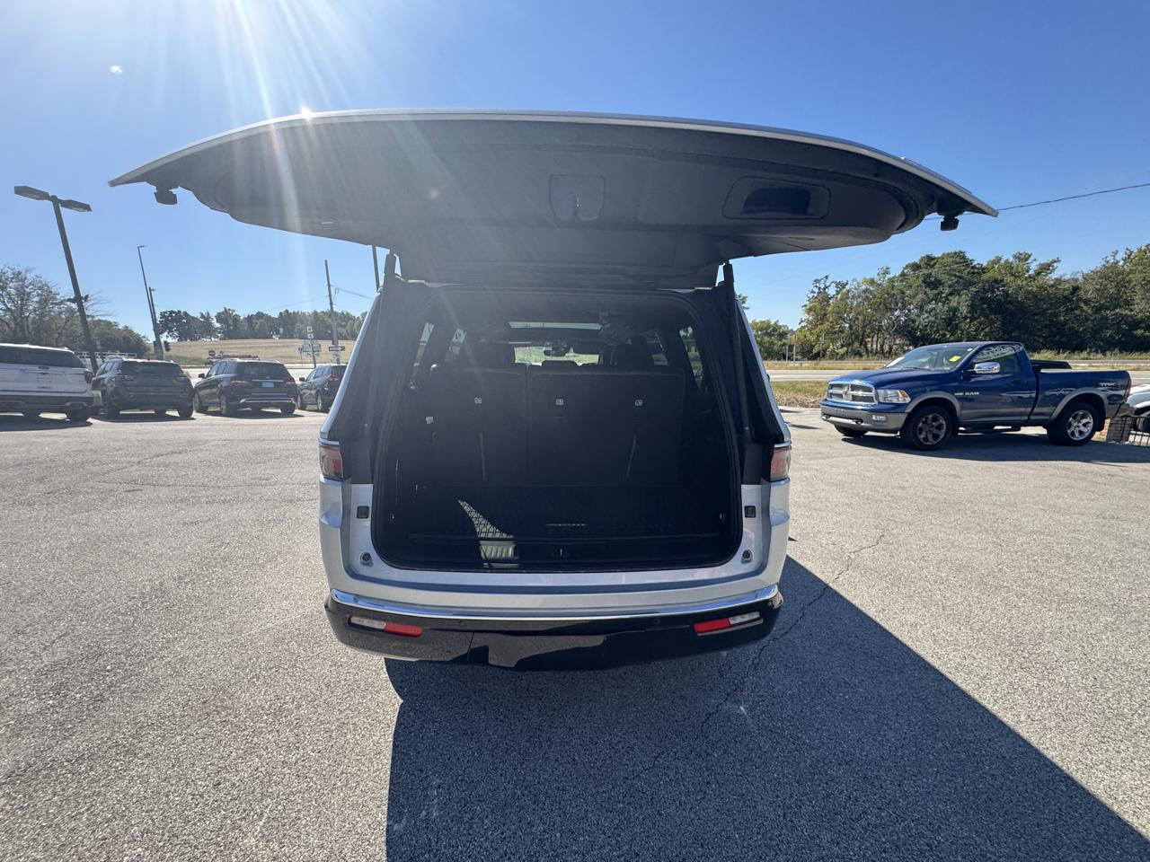 Jeep Wagoneer  2022