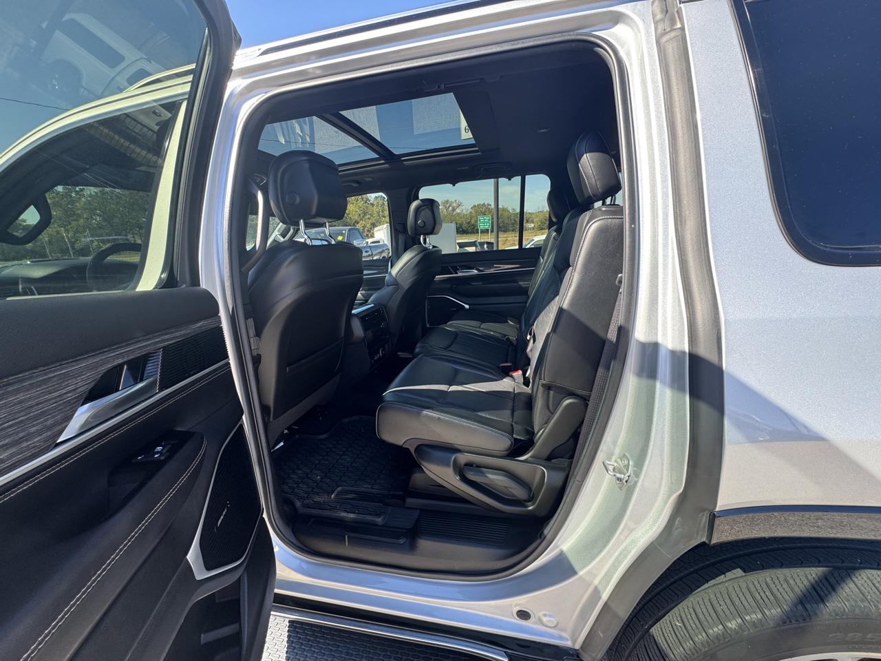 Jeep Wagoneer  2022