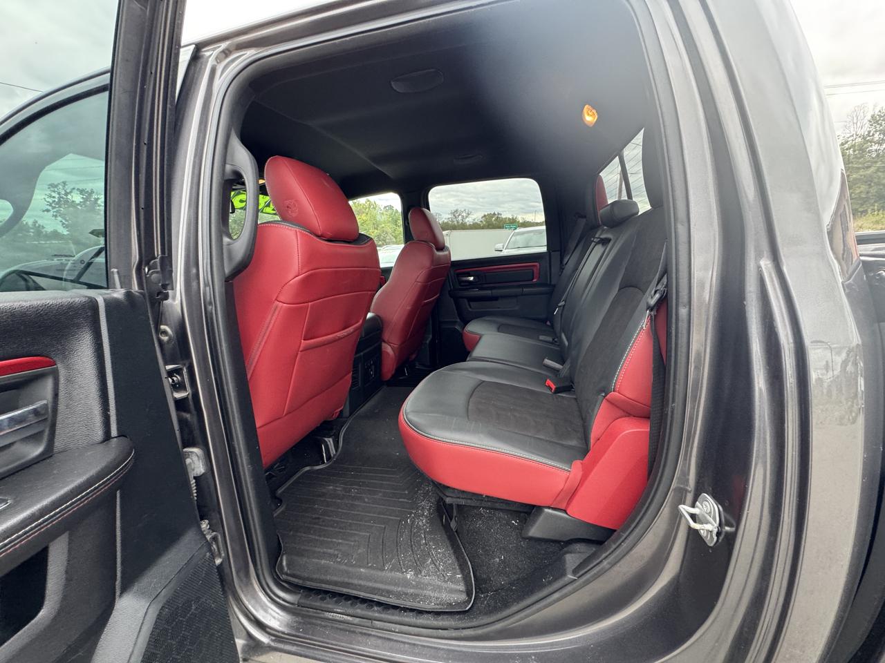RAM 1500 Rebel Crew Cab SWB 4WD 2017