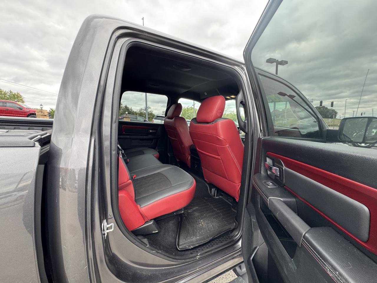 RAM 1500 Rebel Crew Cab SWB 4WD 2017