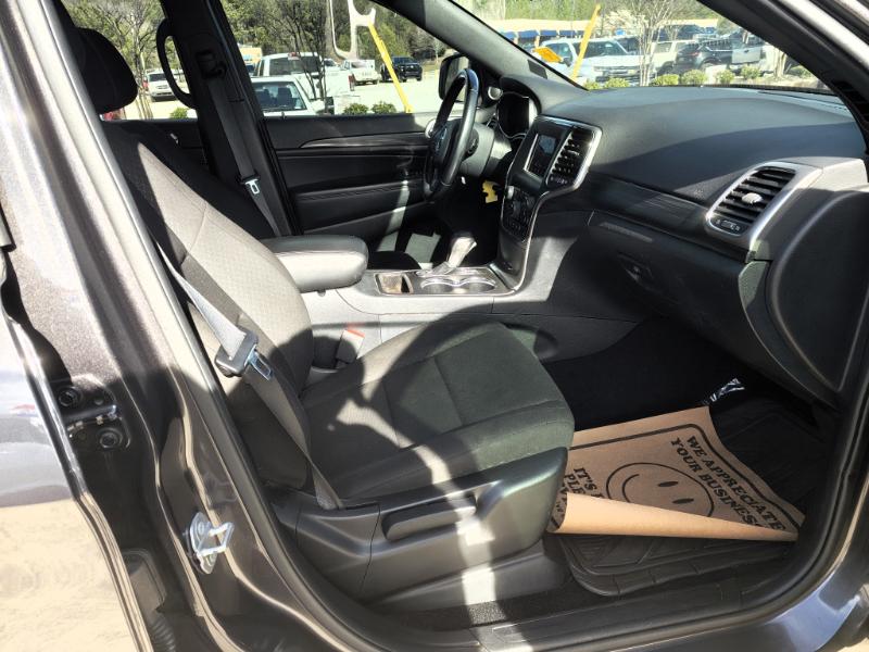 Jeep Grand Cherokee Laredo 2WD 2020