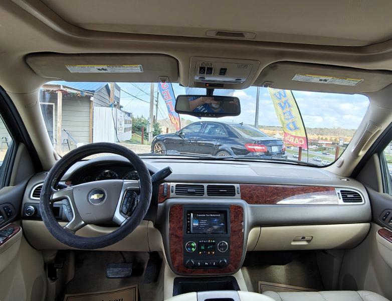 Chevrolet Suburban LT 1500 2WD 2013