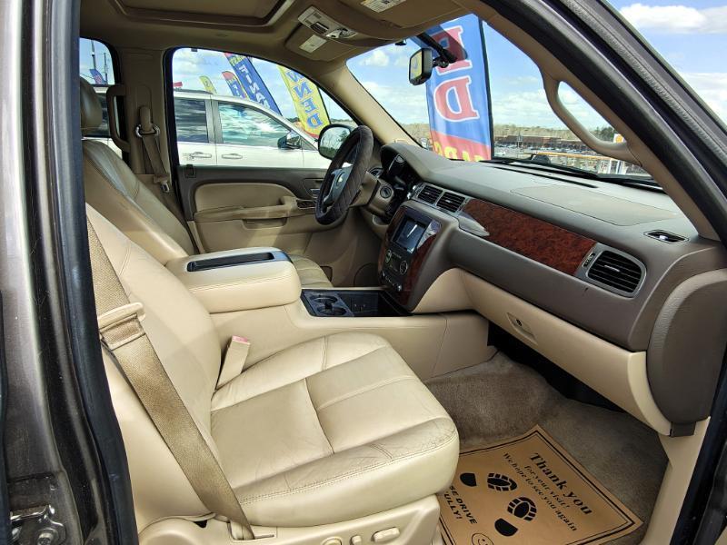 Chevrolet Suburban LT 1500 2WD 2013