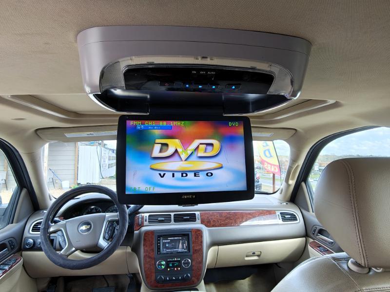 Chevrolet Suburban LT 1500 2WD 2013