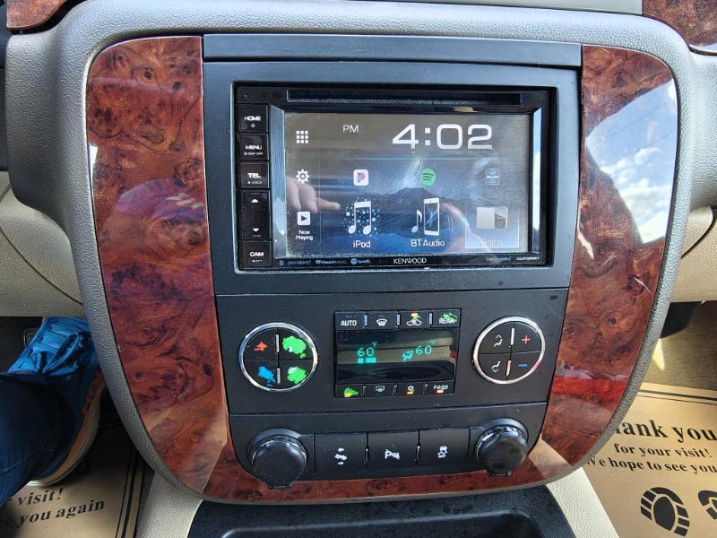 Chevrolet Suburban LT 1500 2WD 2013