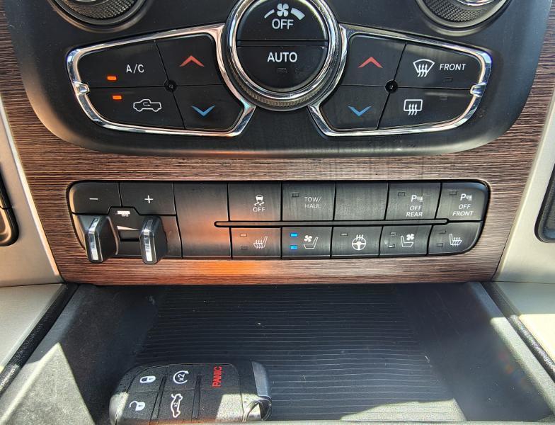 RAM 1500 Laramie Crew Cab SWB 4WD 2014