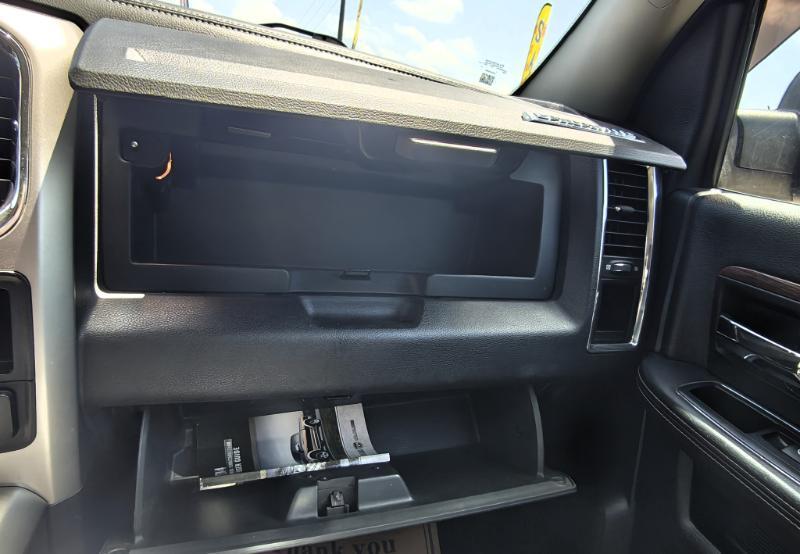 RAM 1500 Laramie Crew Cab SWB 4WD 2014
