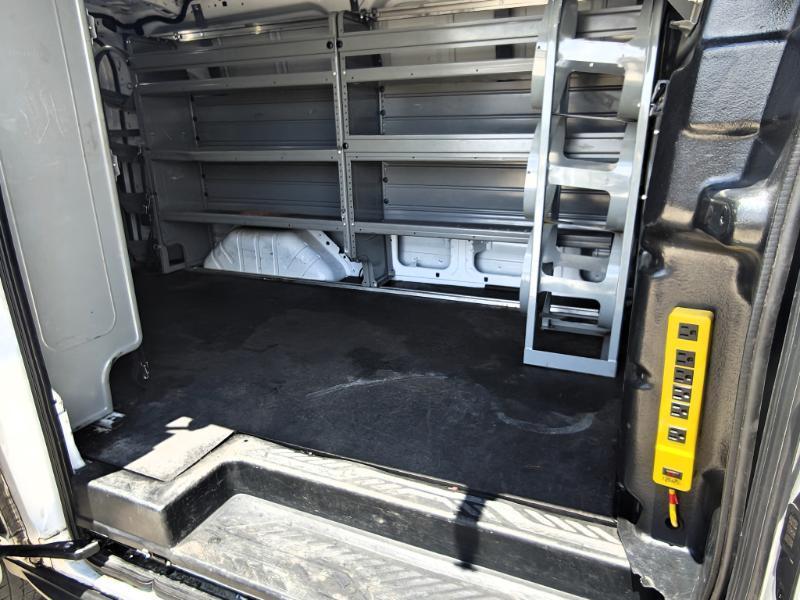 Ford Transit 250 Van Low Roof w/Sliding Pass. 130-in. WB 2019
