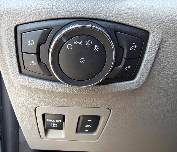 Ford F-150 XL SuperCrew 5.5-ft. Bed 4WD 2015