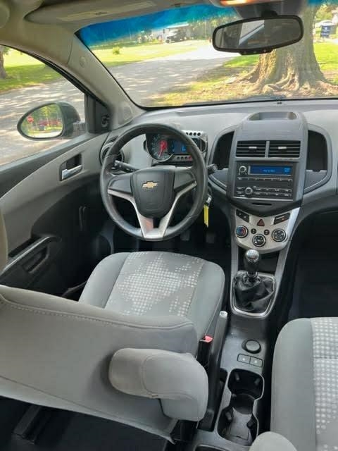 Chevrolet Sonic 1LS Sedan 2012