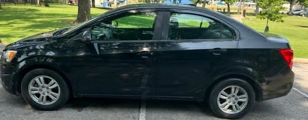 Chevrolet Sonic 1LS Sedan 2012