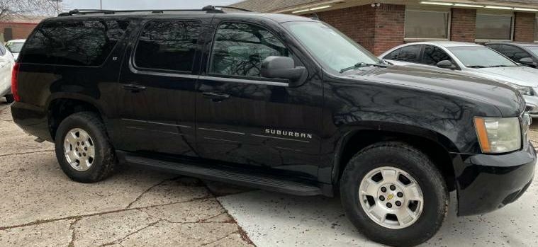Chevrolet Suburban LT 1500 2WD 2012