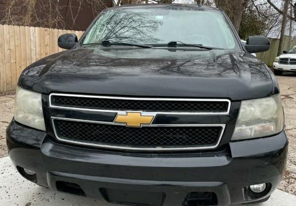 Chevrolet Suburban LT 1500 2WD 2012