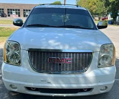 2009 GMC Yukon SLT1's photo