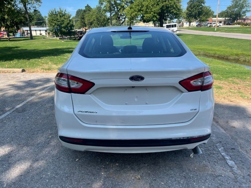 Ford Fusion SE 2015