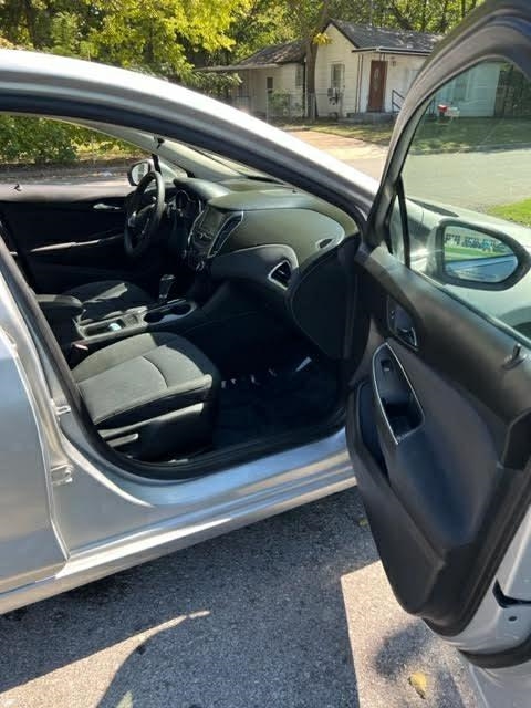 Chevrolet Cruze LT Auto Hatchback 2017