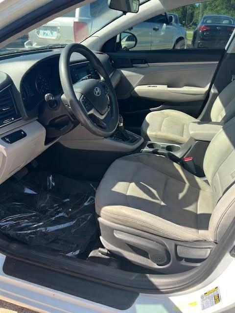 Hyundai Elantra SE 6AT 2017