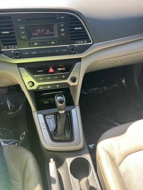 Hyundai Elantra SE 6AT 2017