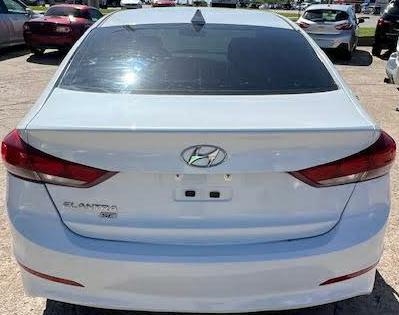 Hyundai Elantra SE 6AT 2017