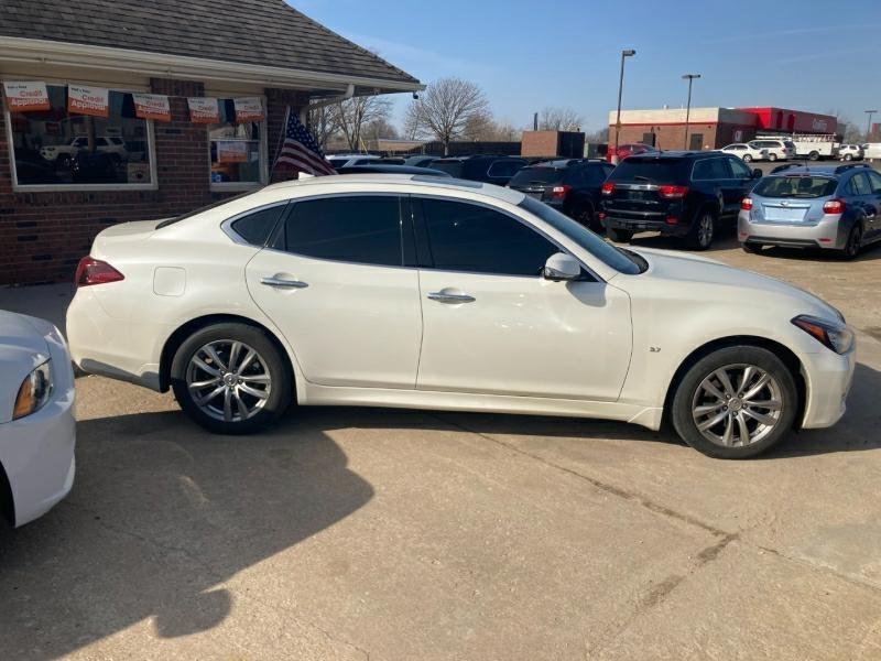 Infiniti Q70 3.7 AWD 2016