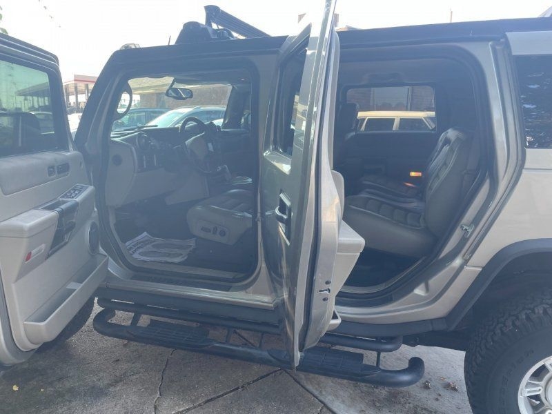 2003 Hummer H2 Base's photo