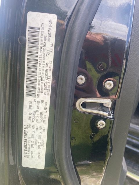 RAM 1500 4WD Crew Cab 140.5" SLT 2012