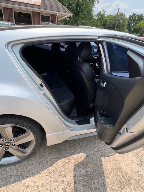 Hyundai Veloster Base 2013