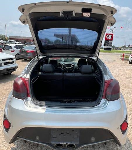 Hyundai Veloster Base 2013