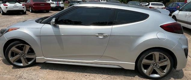 Hyundai Veloster Base 2013