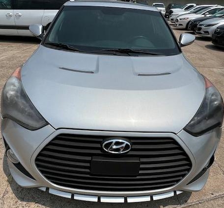 Hyundai Veloster Base 2013