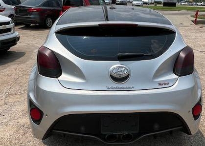 Hyundai Veloster Base 2013