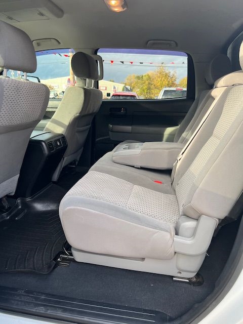 Toyota Tundra Tundra-Grade CrewMax 5.7L FFV 4WD 2013