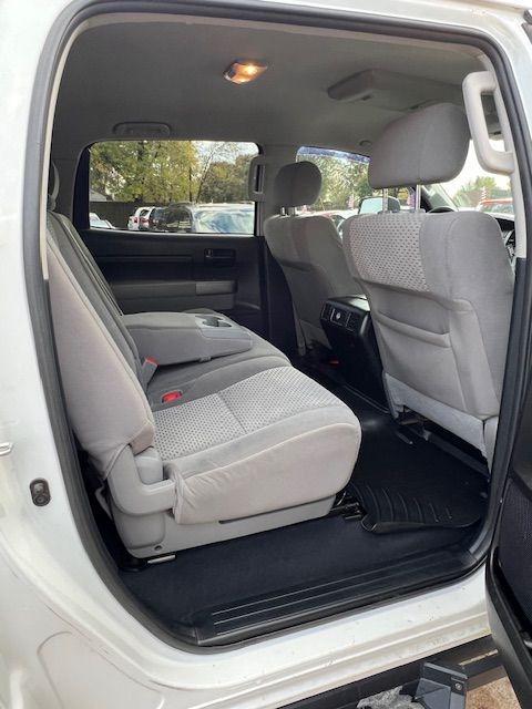 Toyota Tundra Tundra-Grade CrewMax 5.7L FFV 4WD 2013