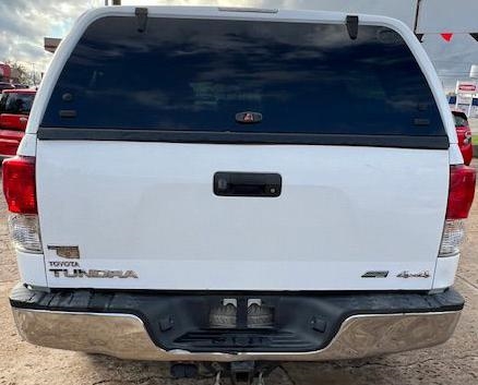 Toyota Tundra Tundra-Grade CrewMax 5.7L FFV 4WD 2013