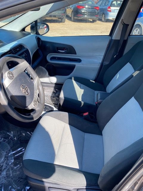 Toyota Prius c One 2012