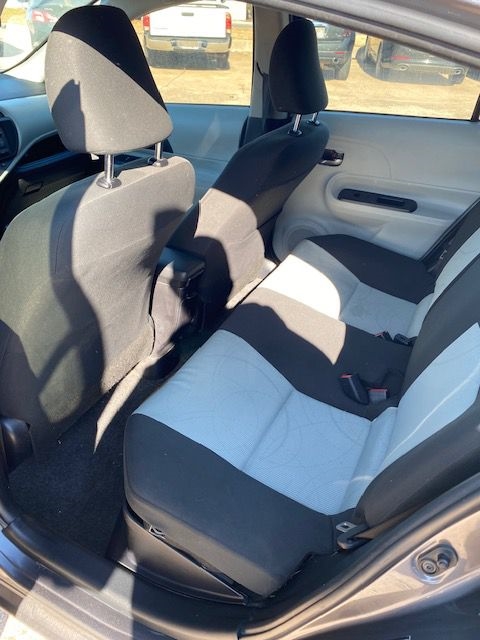 Toyota Prius c One 2012