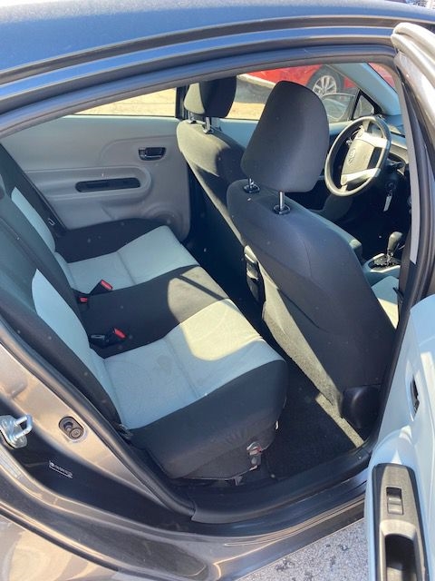 Toyota Prius c One 2012