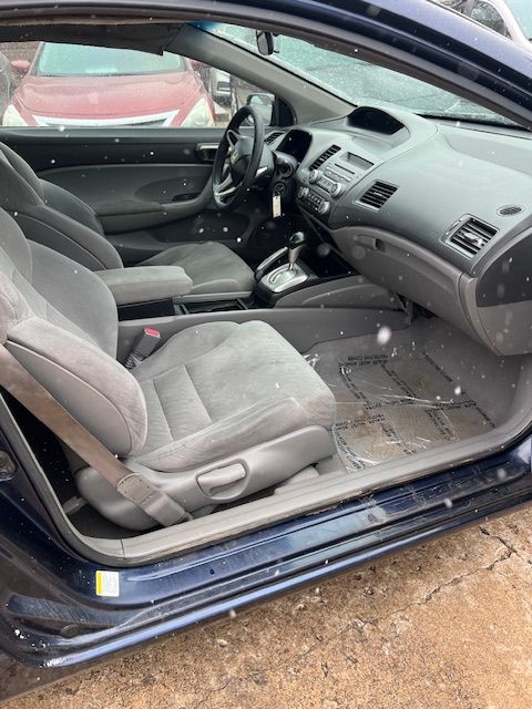 Honda Civic LX Coupe 5-Speed AT 2010