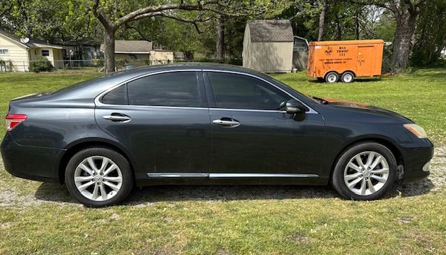 Lexus ES 350 Sedan 2011
