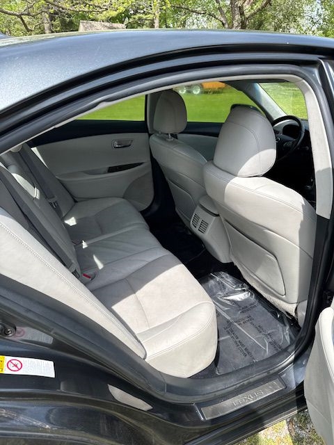 Lexus ES 350 Sedan 2011