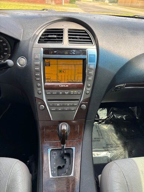 Lexus ES 350 Sedan 2011