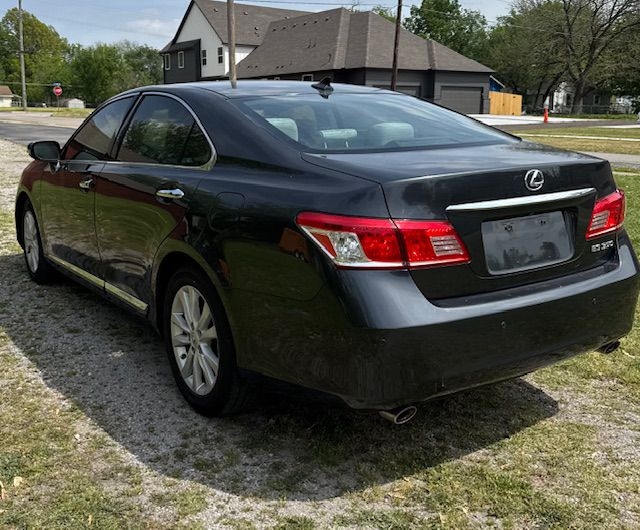 Lexus ES 350 Sedan 2011