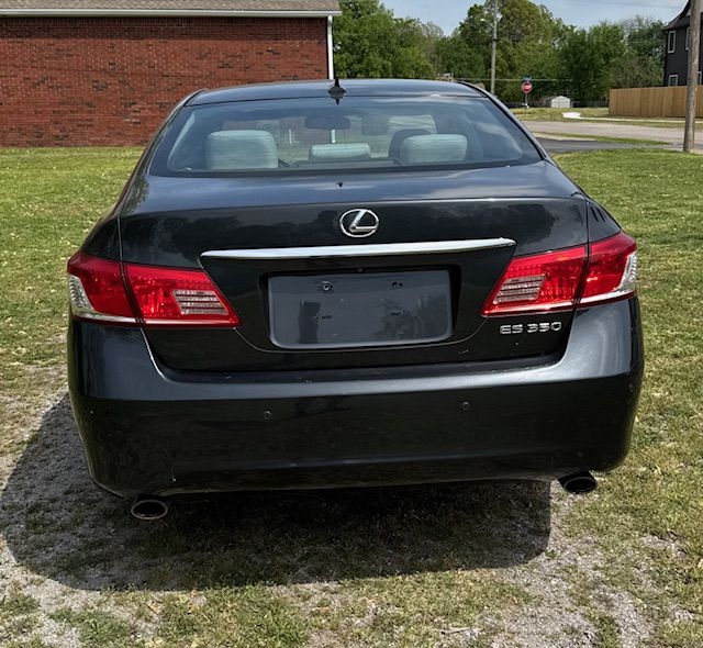 Lexus ES 350 Sedan 2011