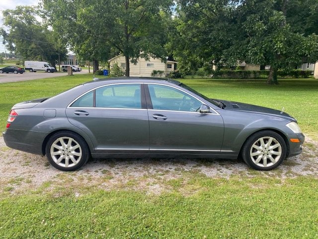 Mercedes-Benz S-Class S550 2007